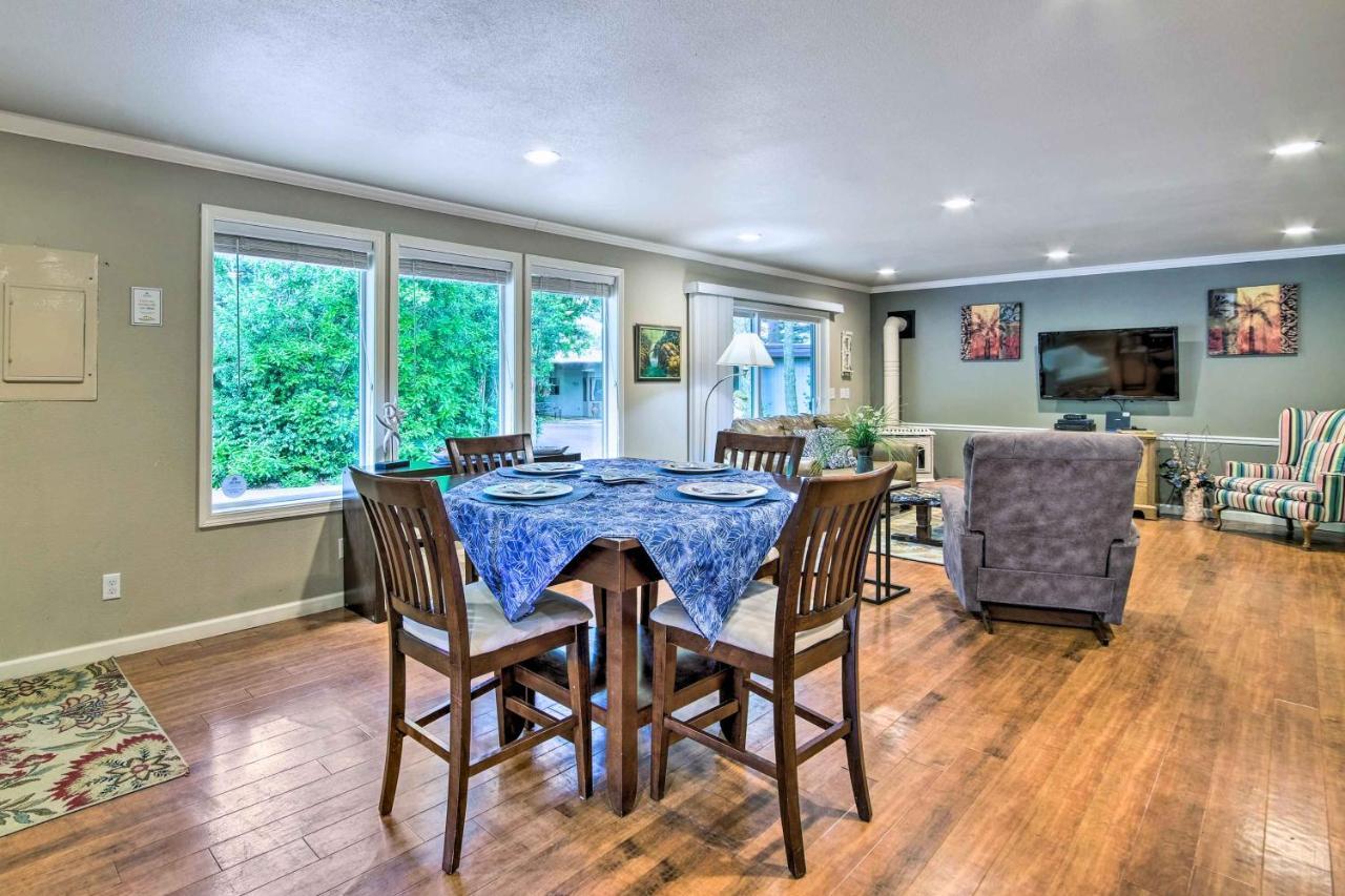 Coos Bay Retreat Less Than 2 Mi To Marina And Casino! Extérieur photo