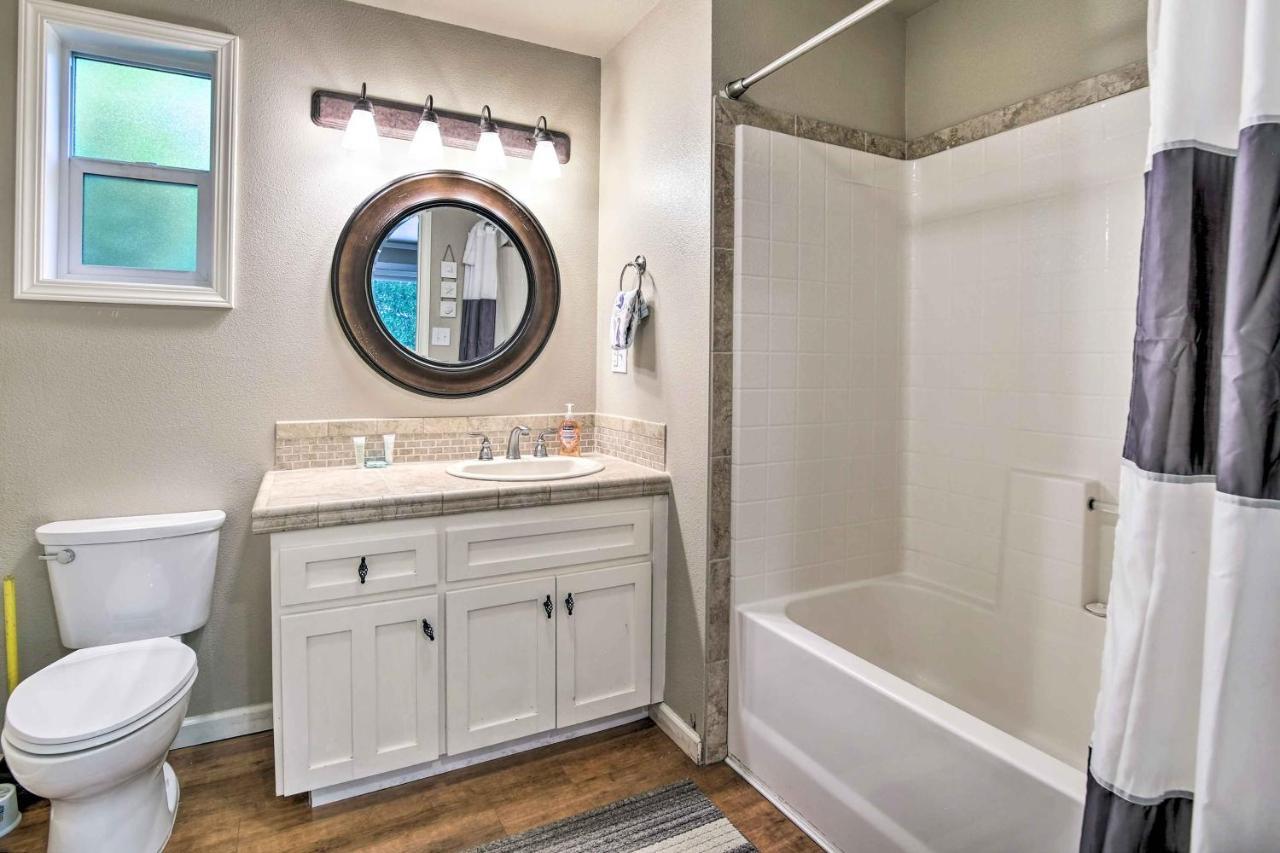 Coos Bay Retreat Less Than 2 Mi To Marina And Casino! Extérieur photo